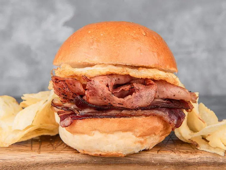 Egg and bacon roll